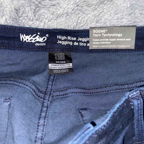 Mission High Rise Jeans - Picture 8 of 10